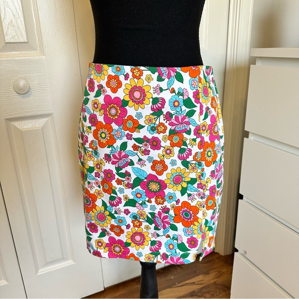 Love on a Hanger Juniors Size 9 Retro Floral Mini Skirt Mod Boho NWT